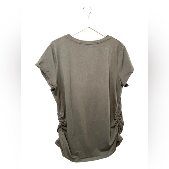 🟣Old Navy Maternity V-Neck T-Shirt – XXL - Picture 2 of 4